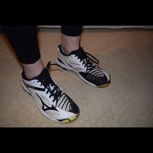 Volleyball shoes